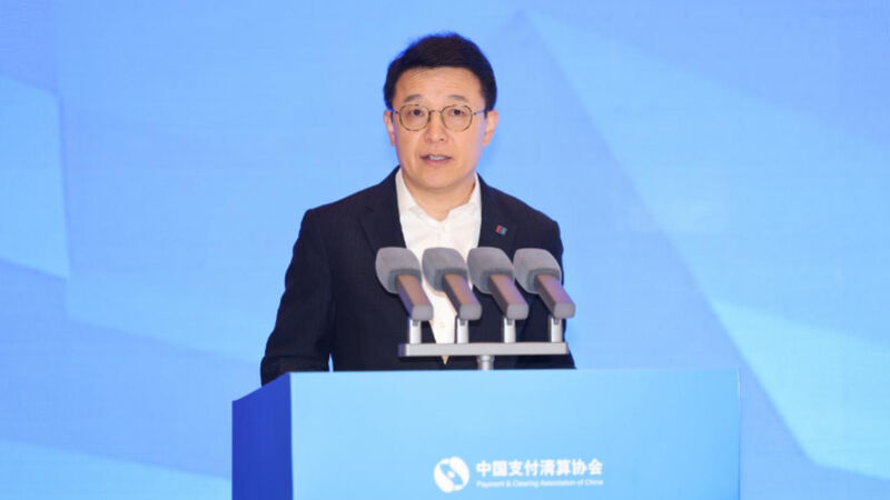 中国银联党委书记、董事长董俊峰